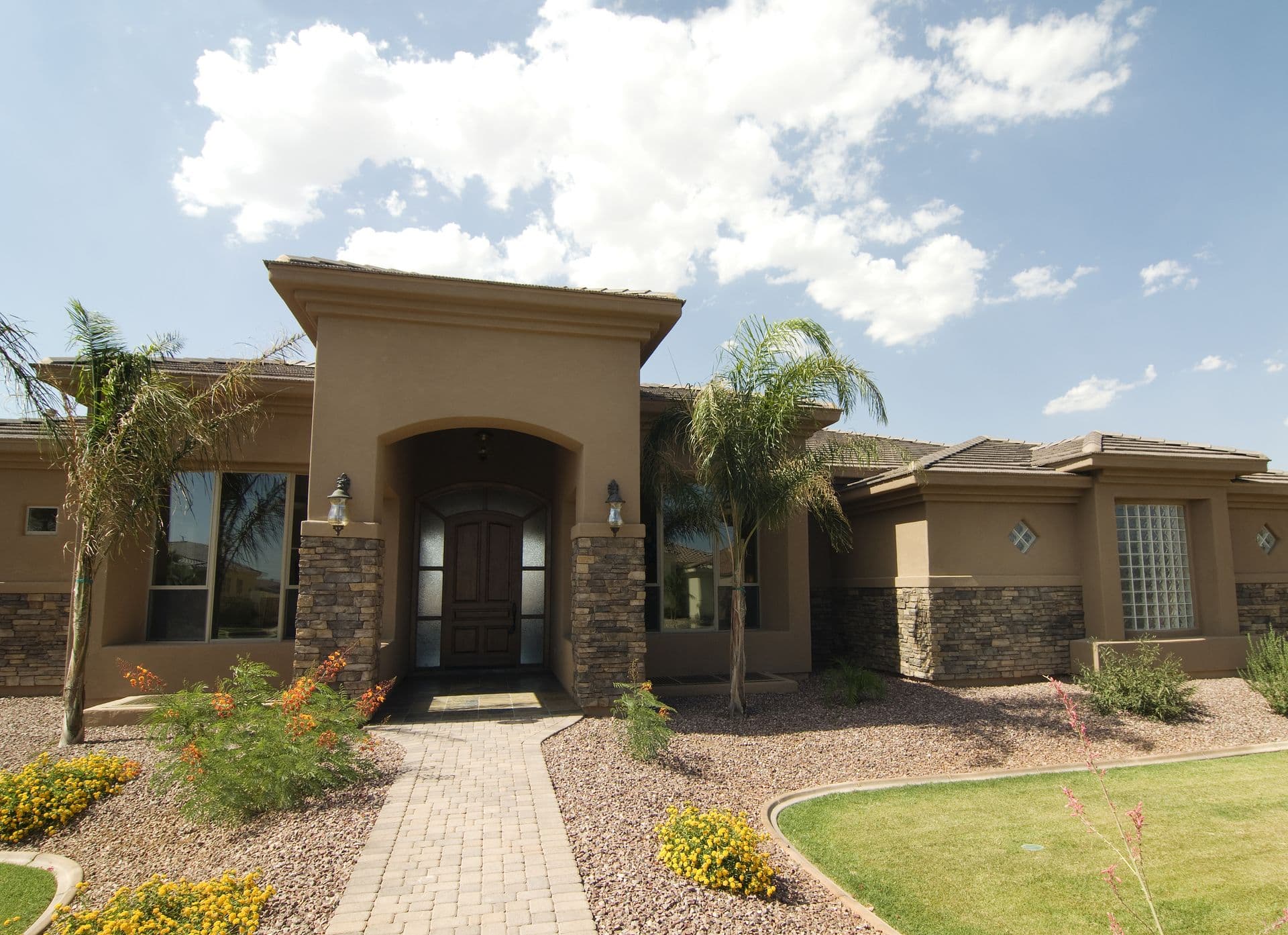 bigstock-Beautiful-New-Luxurious-Home-E-3214944.jpg